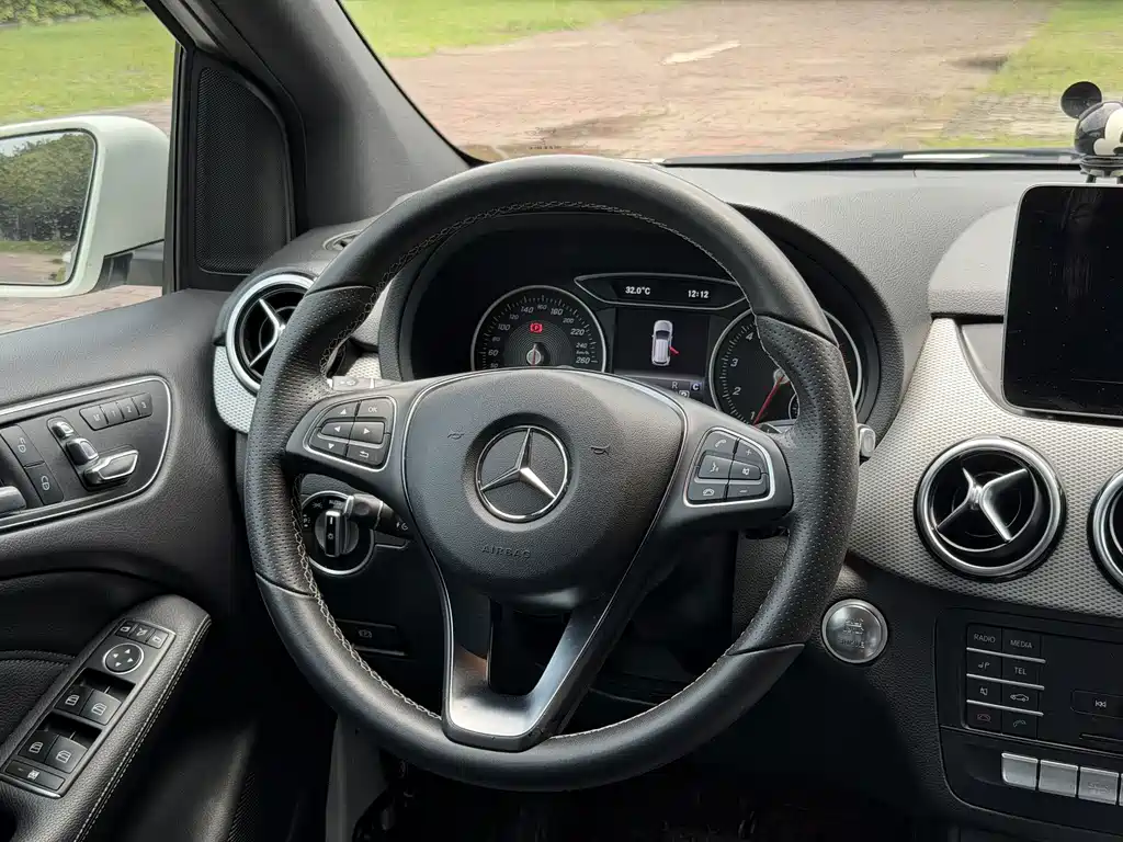Mercedes-Benz B-Class 2019 — фото 14
