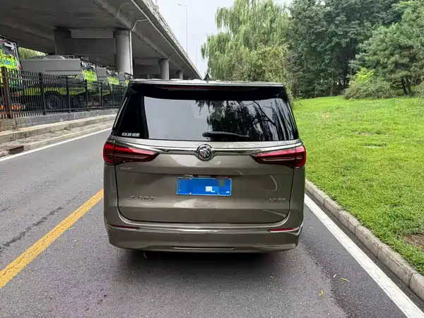 Buick GL8 2021
