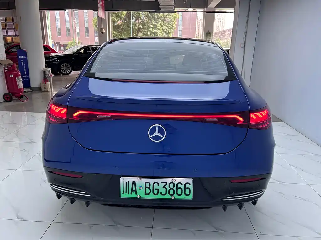 Mercedes-Benz EQE 2024