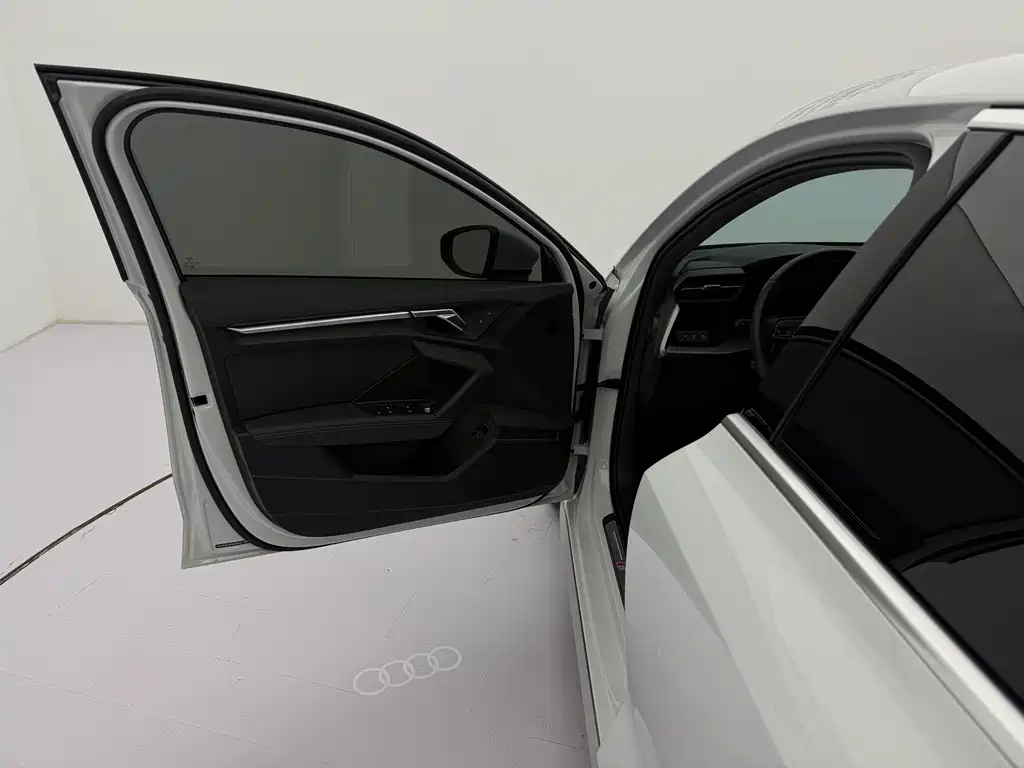 Audi A3 2023 — фото 21