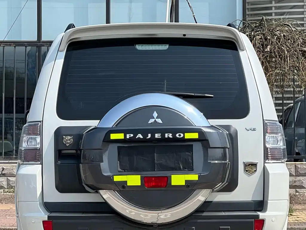 Mitsubishi Pajero 2018