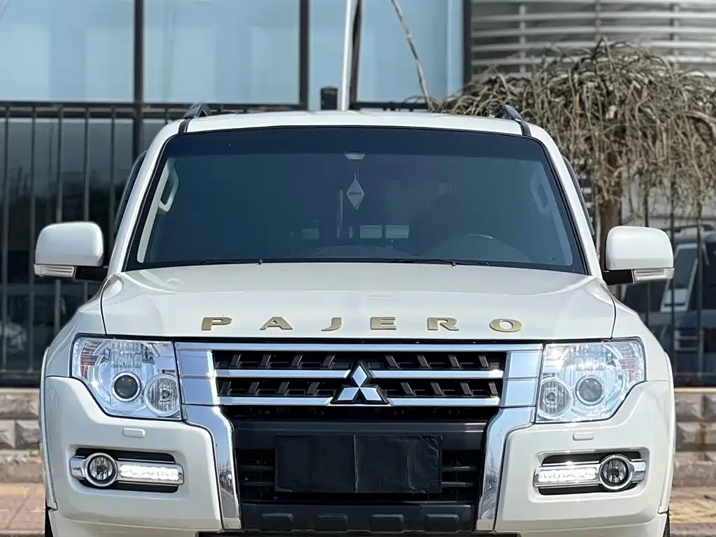 Mitsubishi Pajero 2018