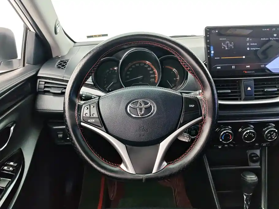 Toyota Yaris L 2022 — фото 15