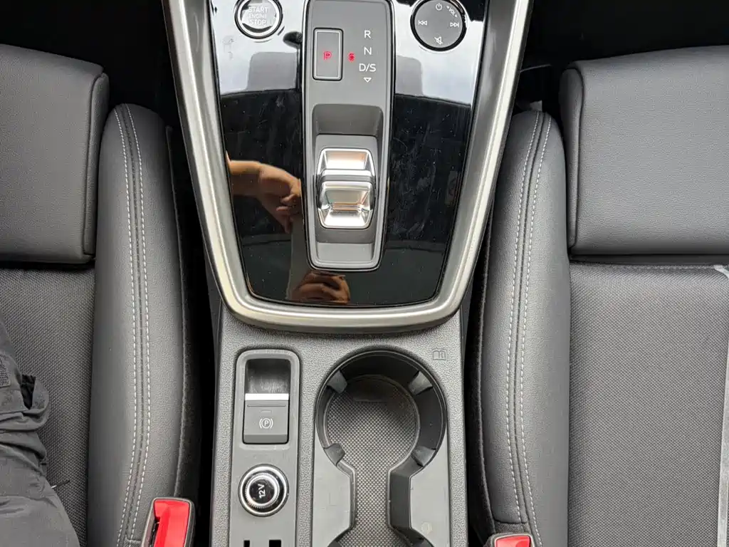 Audi A3 2023 — фото 11