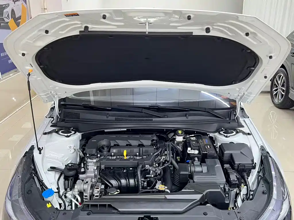 Hyundai Elantra 2022 — фото 23