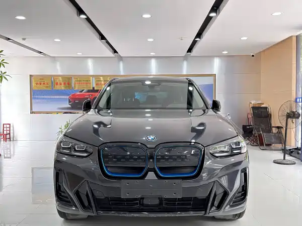 BMW iX3 2021