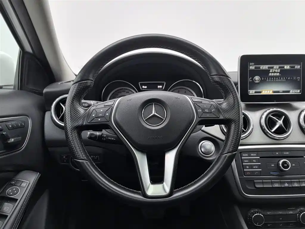 Mercedes-Benz GLA 2016 — фото 11