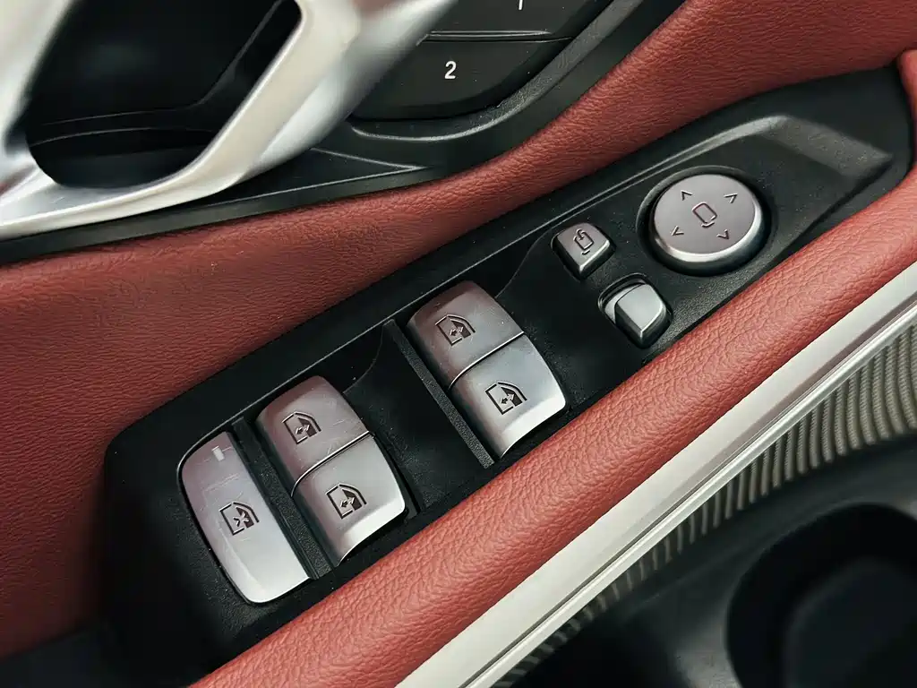 BMW 3 Series 2023 — фото 14