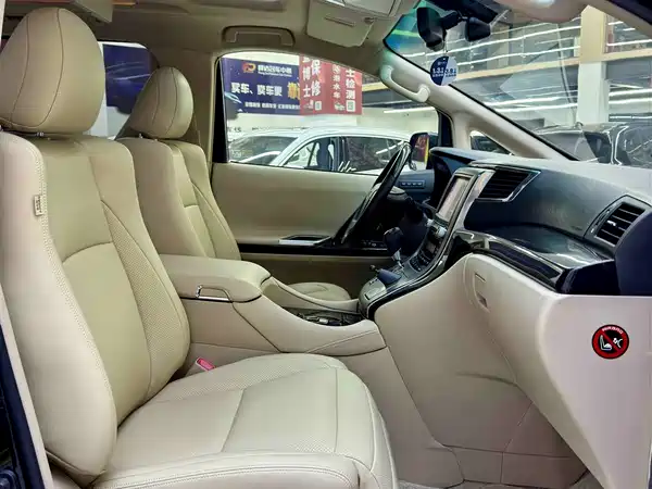 Toyota Alphard 2012