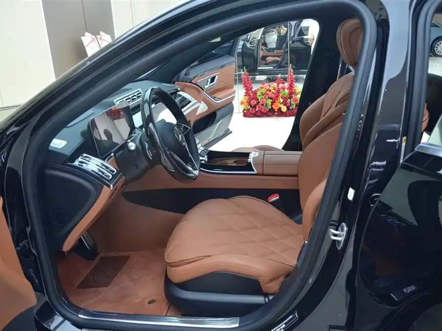Mercedes-Benz S-Class 2025