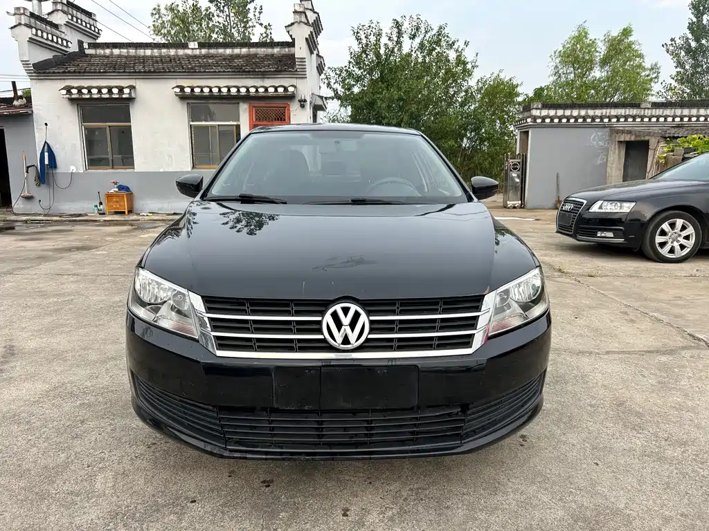 Volkswagen Lavida 2013