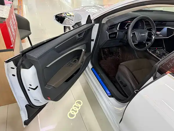 Audi A7L 2023