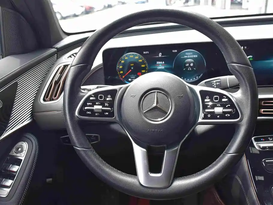 Mercedes-Benz EQC 2021 — фото 15