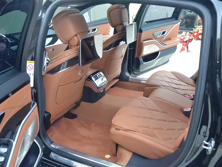 Mercedes-Benz S-Class 2025