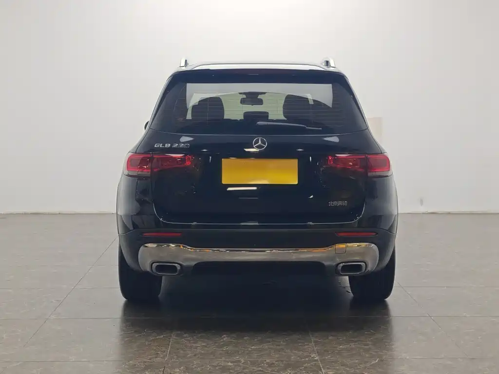 Mercedes-Benz GLB 2023