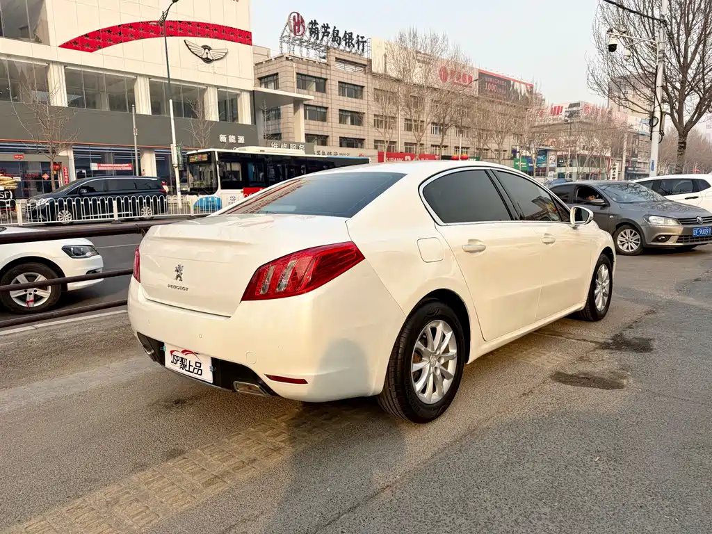 Peugeot 508 2014 — фото 10