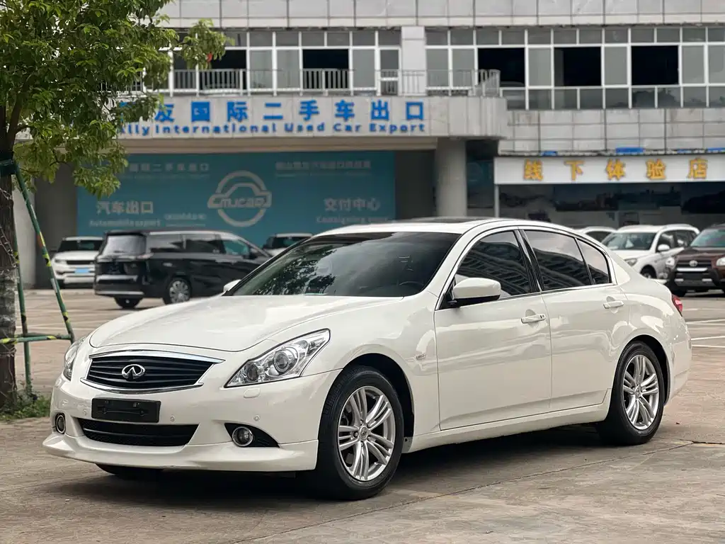Infiniti G 2013