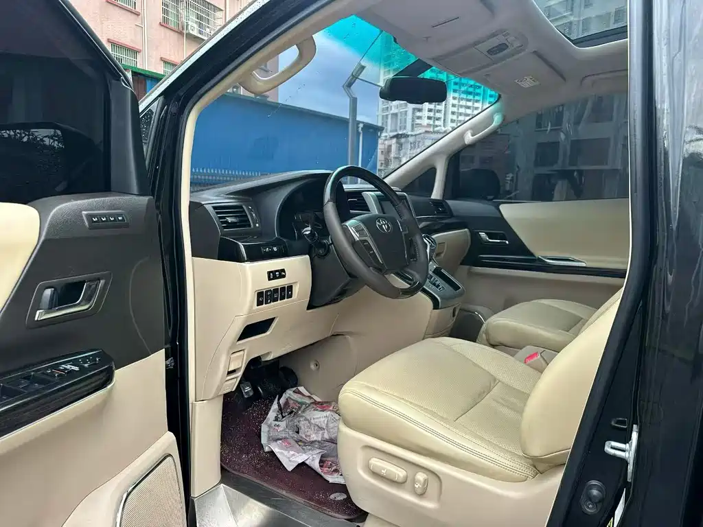 Toyota Alphard 2012 — фото 4