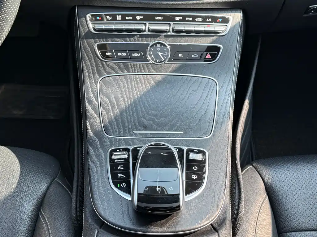 Mercedes-Benz E-Class 2018 — фото 17