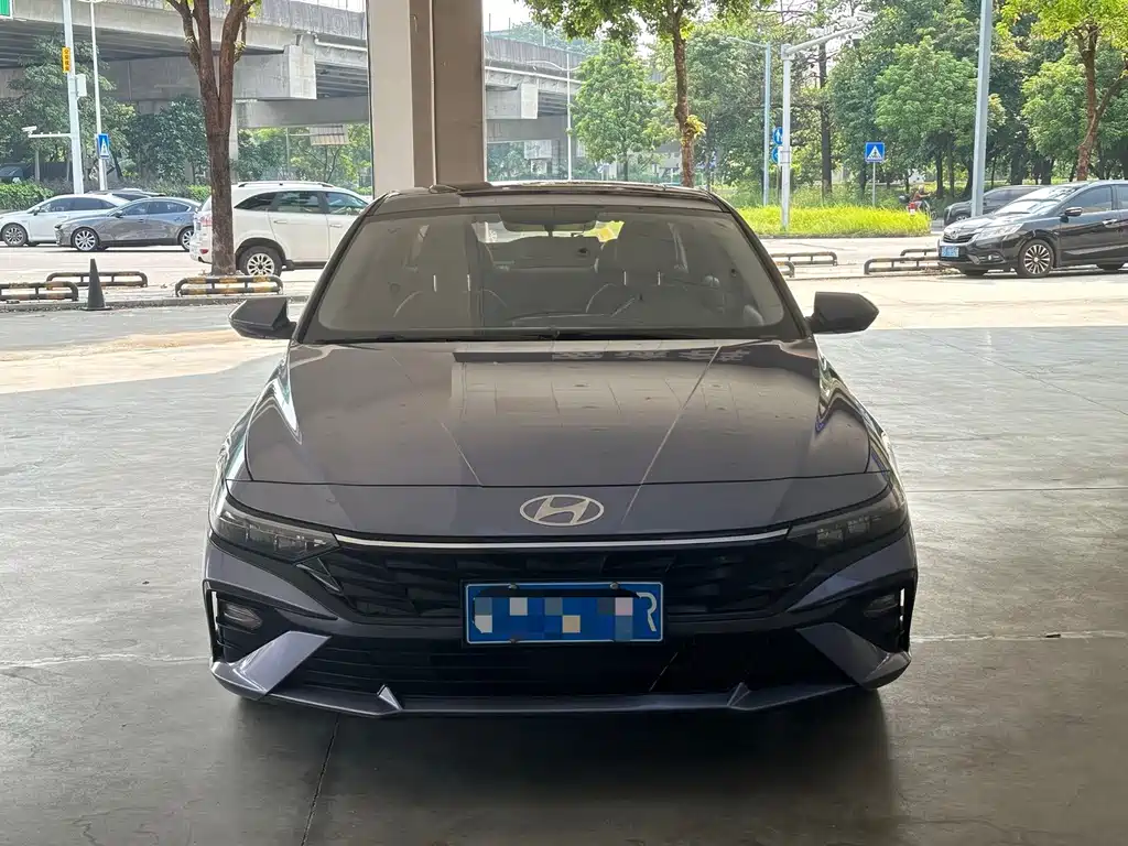 Hyundai Elantra 2023