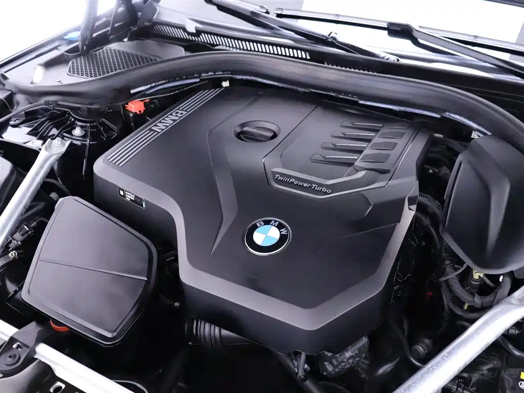 BMW 5 Series 2021 — фото 26