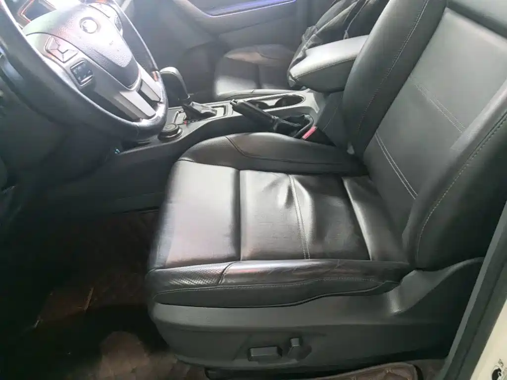 Ford Everest 2017 — фото 15