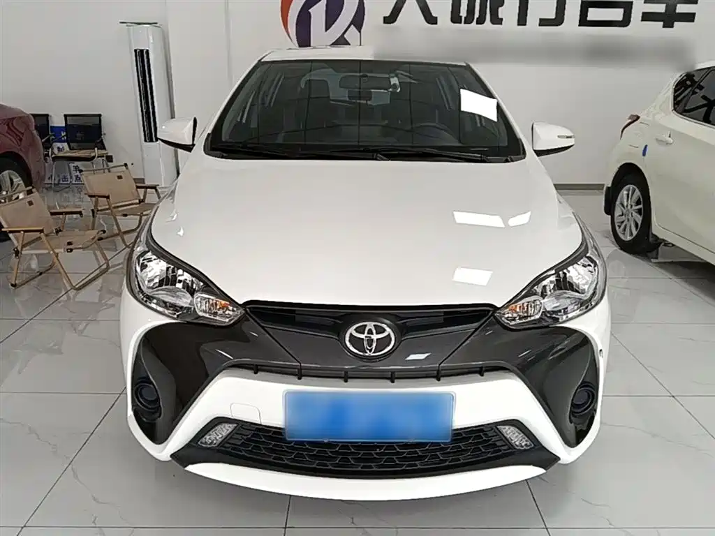 Toyota Yaris L 2022 — фото 3