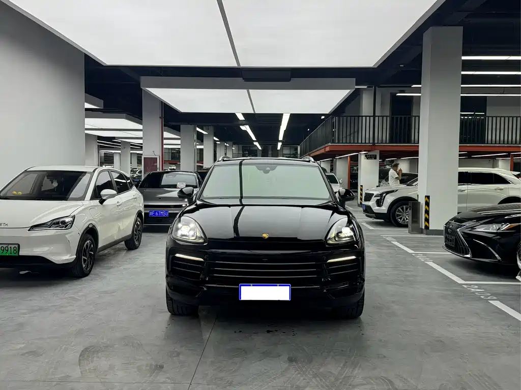 Porsche Cayenne 2019 — фото 2