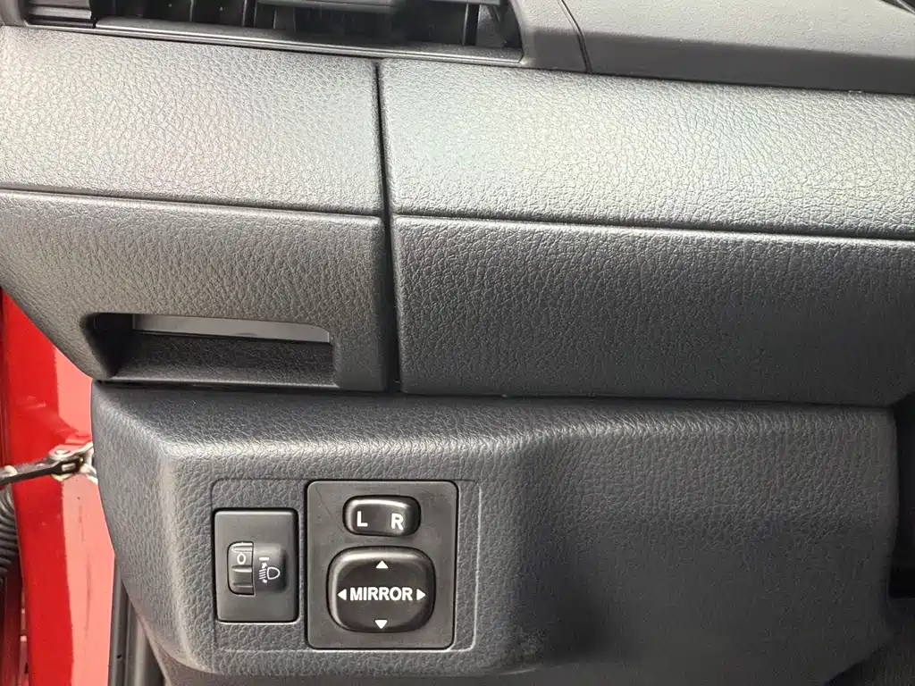 Toyota Yaris L 2022 — фото 20