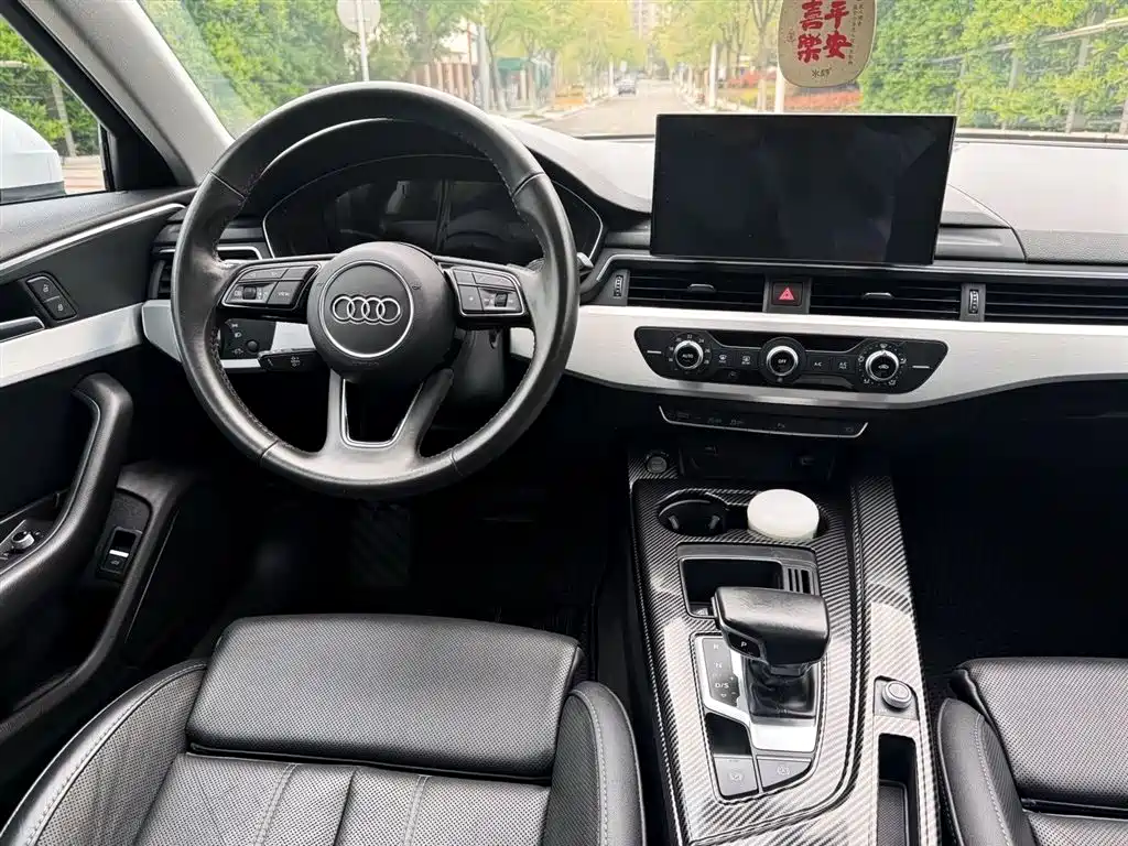 Audi A4L 2022 — фото 12