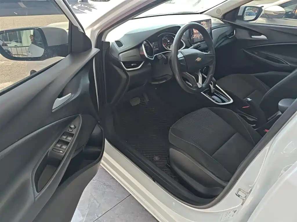 Chevrolet Cavalier 2020 — фото 16