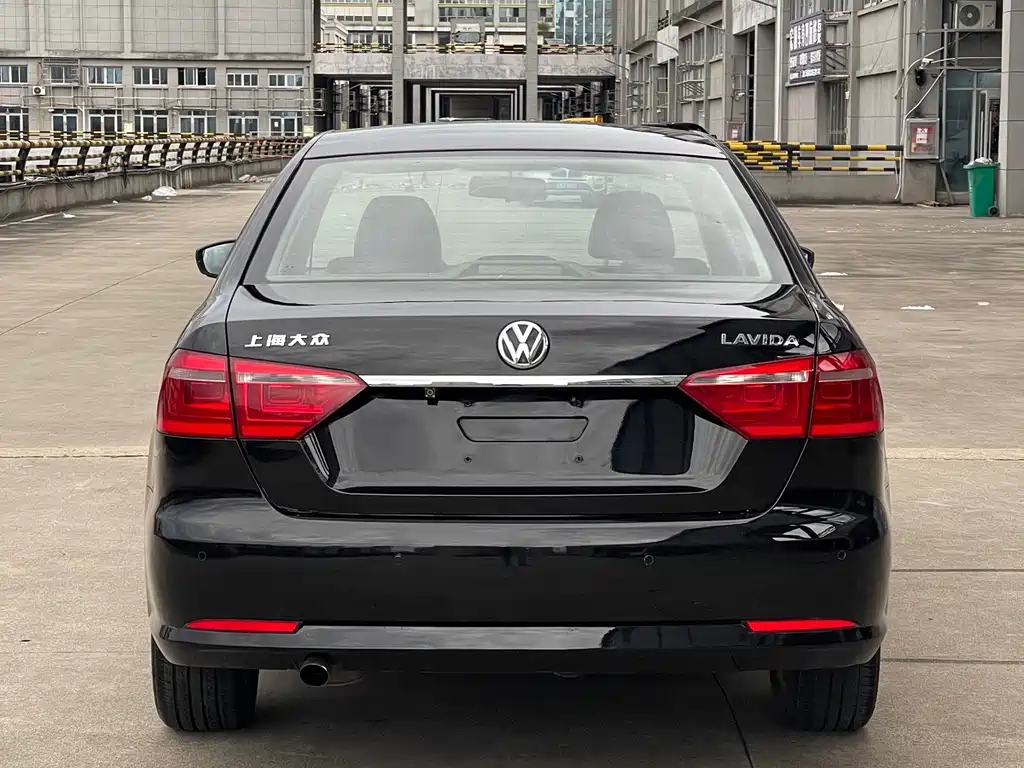 Volkswagen Lavida 2015