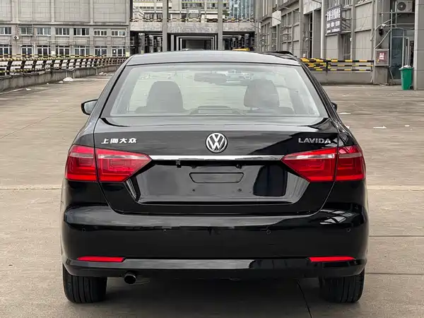 Volkswagen Lavida 2015
