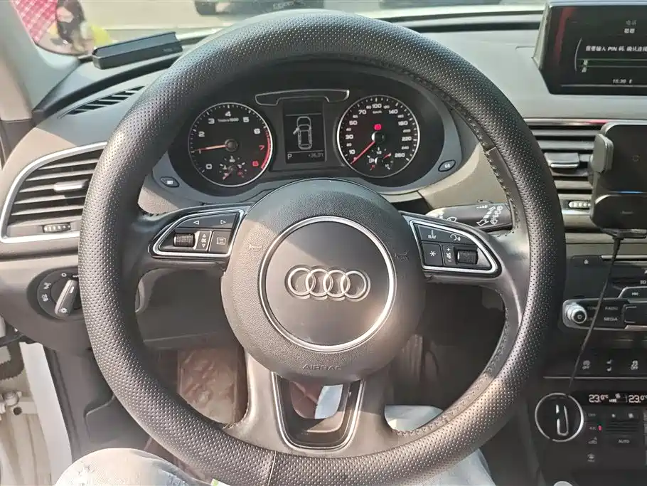 Audi Q3 2016 — фото 15