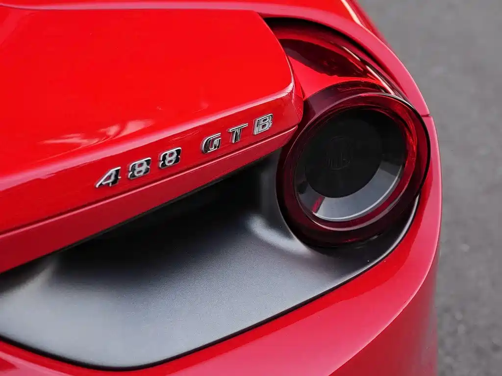 Ferrari 488 2017 — фото 6
