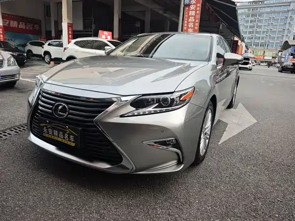 Lexus ES 2016