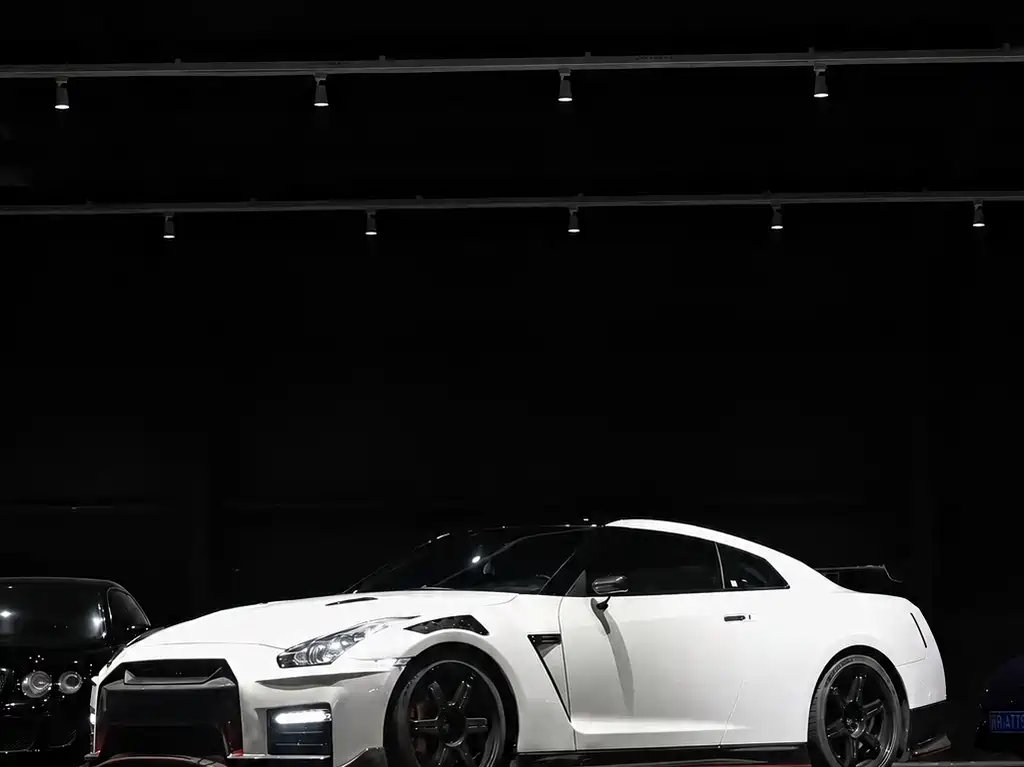 Nissan GT-R 2012 — фото 2