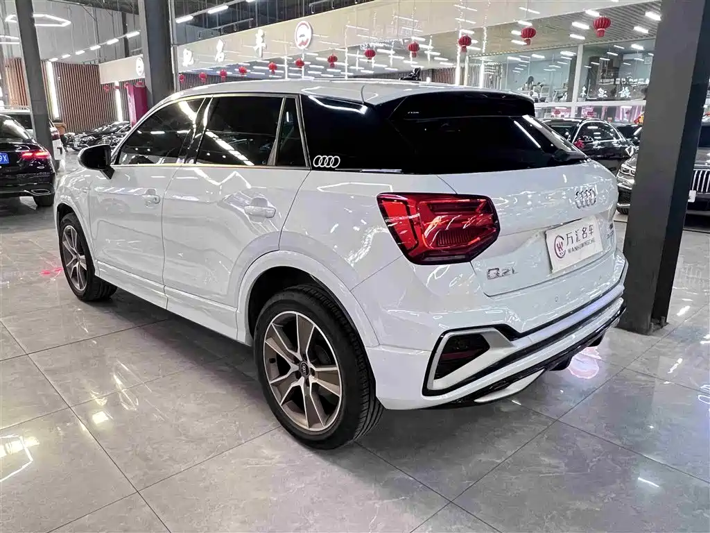 Audi Q2L 2024 — фото 10