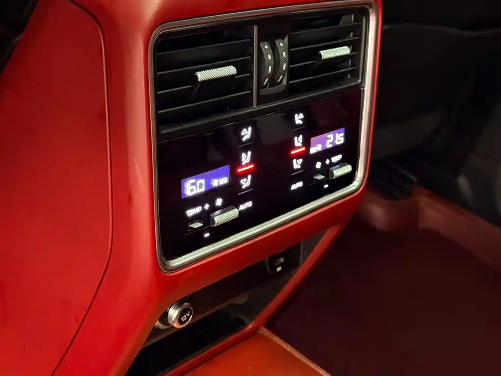 Porsche Cayenne 2020 — фото 15