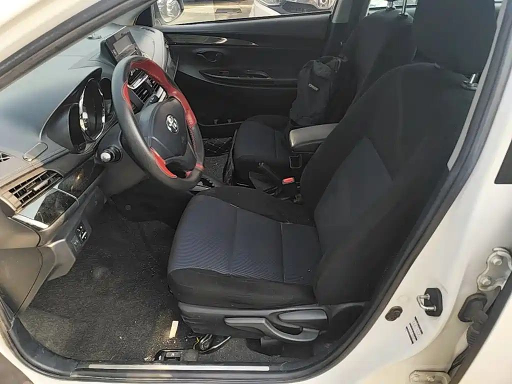 Toyota Yaris L 2020 — фото 15