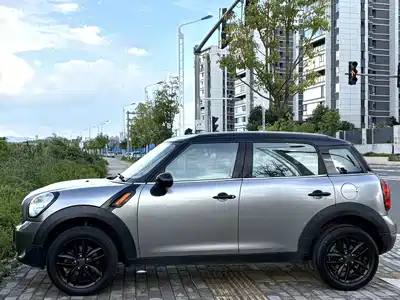 MINI MINI 2012