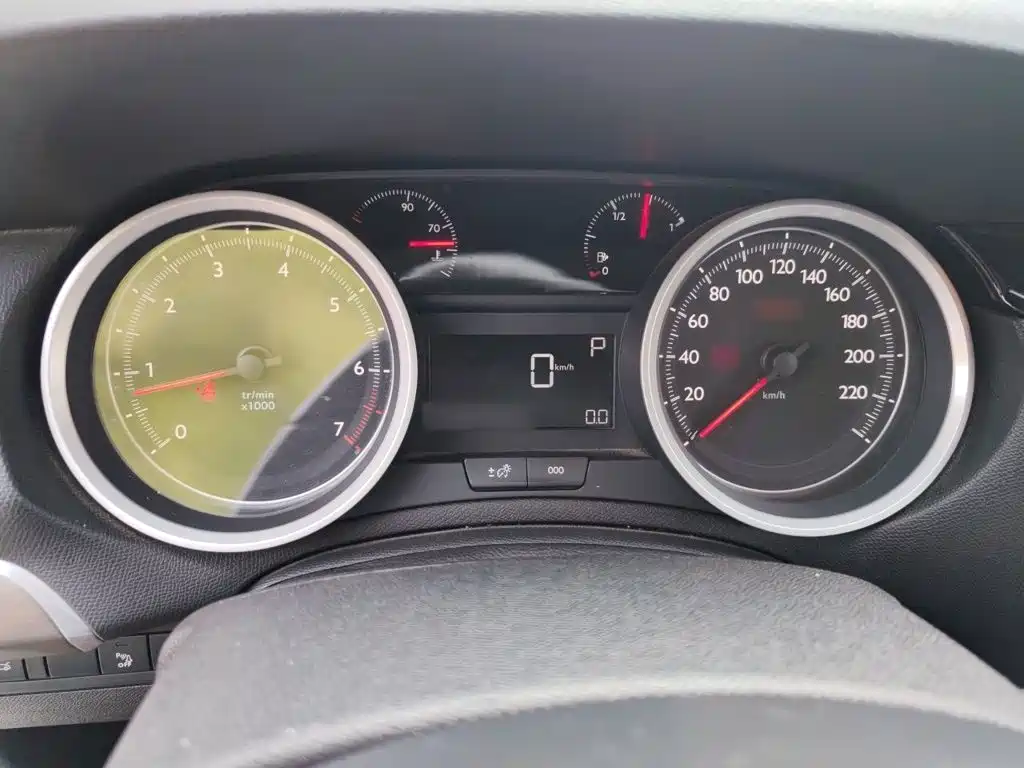 Peugeot 408 2015
