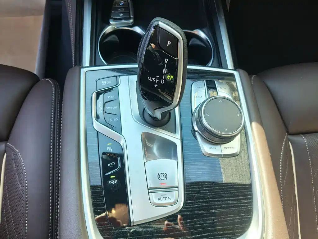 BMW 7 Series 2020 — фото 13