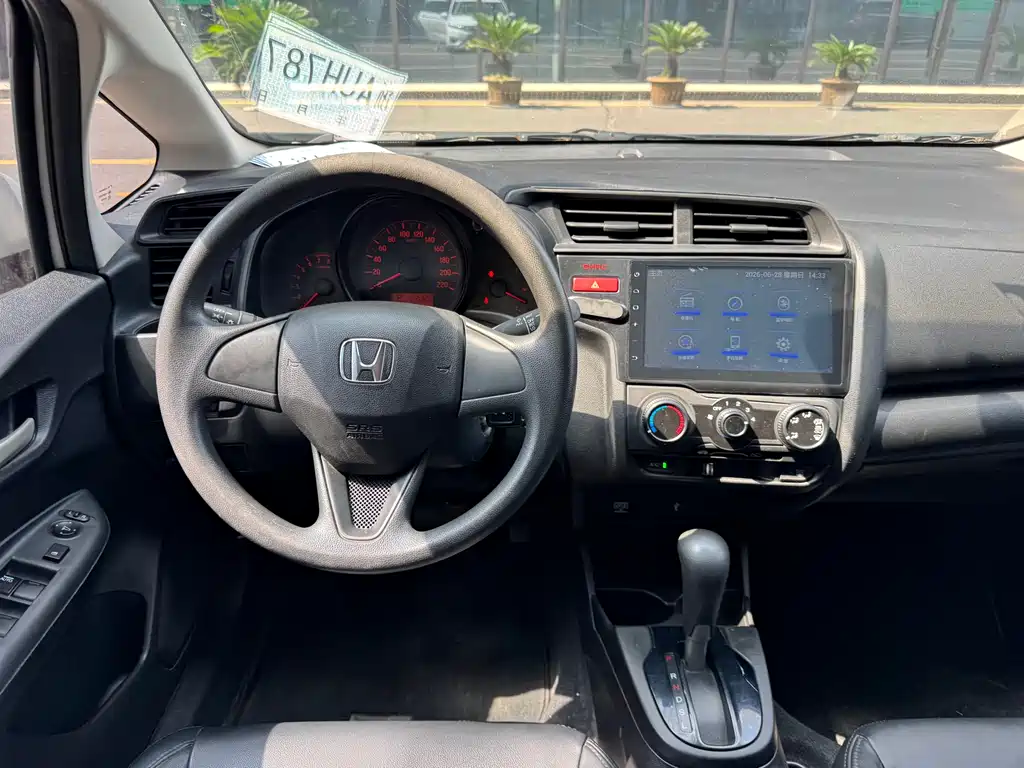 Honda Fit 2016 — фото 9