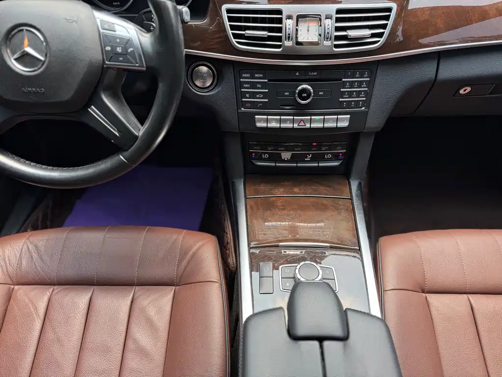Mercedes-Benz E-Class 2015 — фото 29