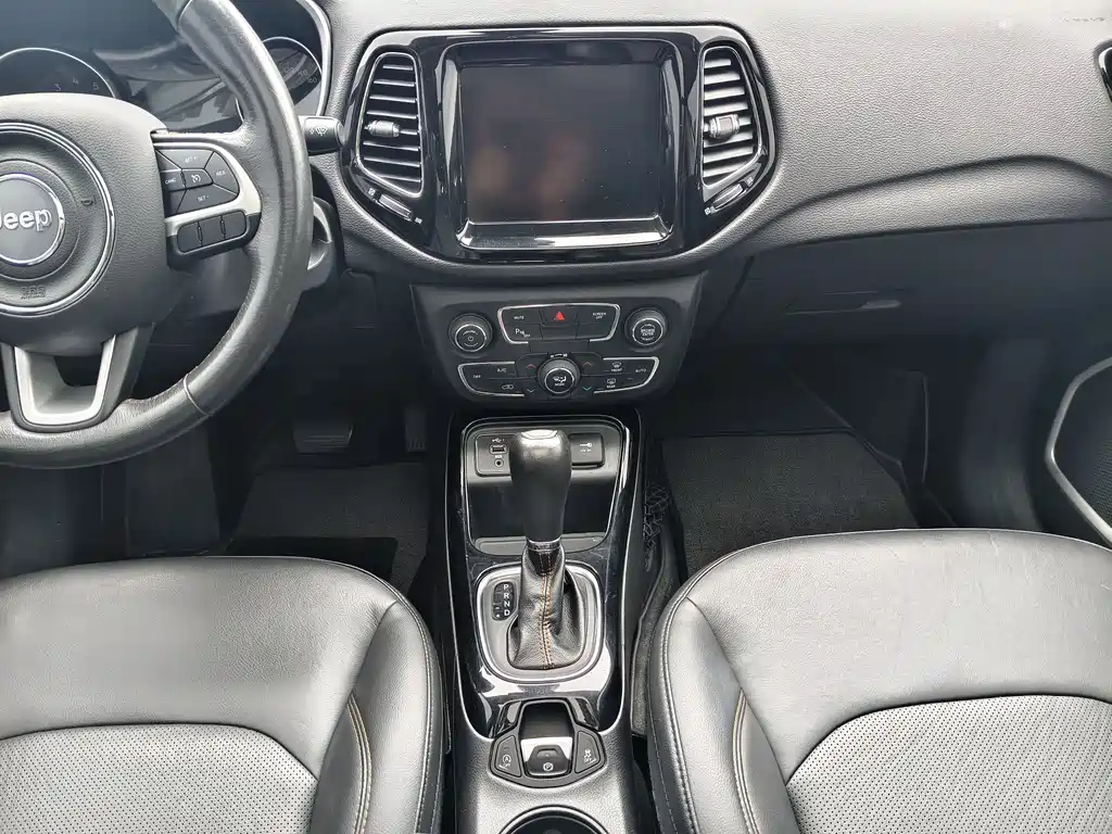 Jeep Compass 2019 — фото 14