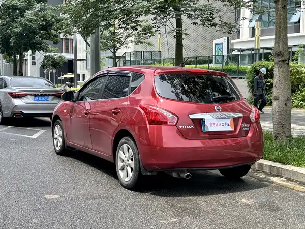 Nissan Tiida 2014