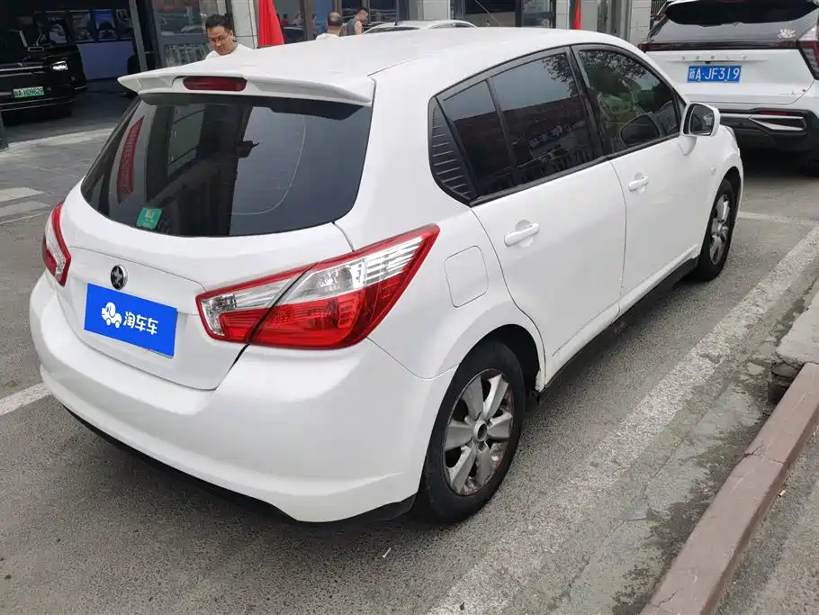 Venucia R50 2017