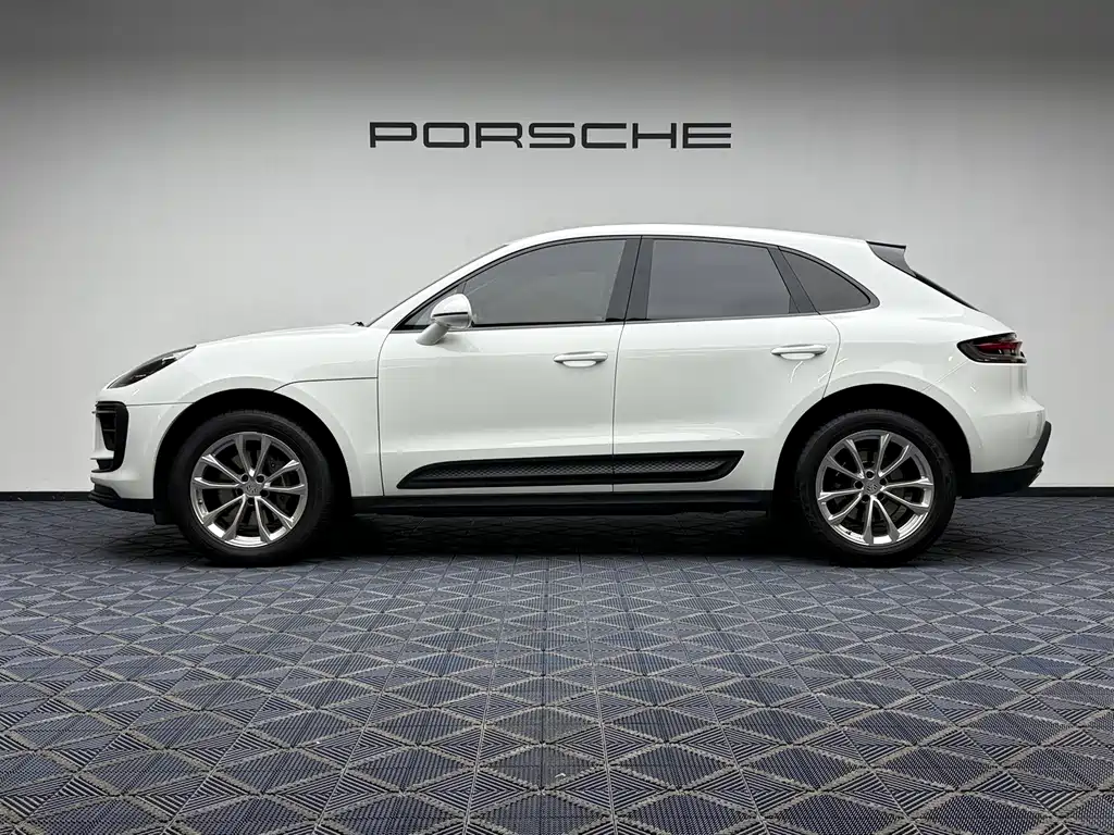 Porsche Macan 2022 — фото 11
