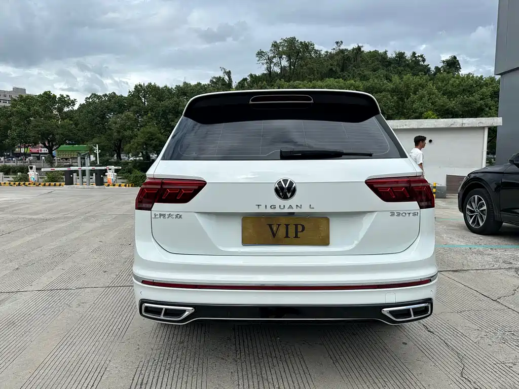Volkswagen Tiguan L 2023 — фото 8